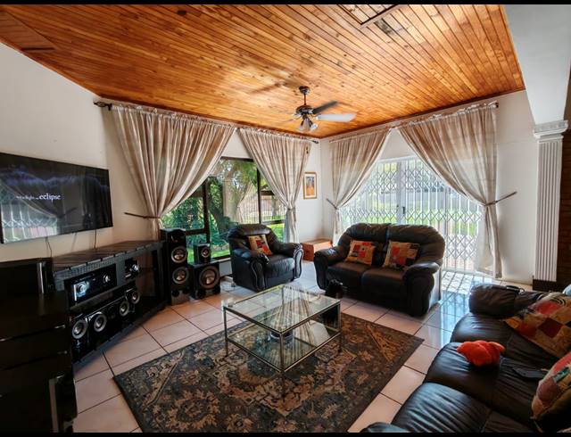 4 BEDROOM HOUSE FOR SALE IN THREE RIVERS EAST